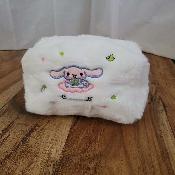 Sanrio Cinnamoroll Plush White Embroidered Makeup Bag - Picture 12 of 17